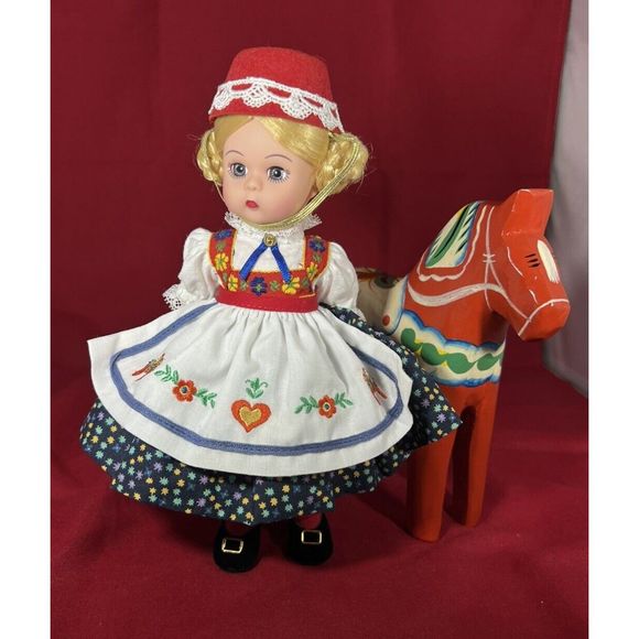 Madame Alexander Vintage International Sweden Doll Horse 35980 Collector Doll
